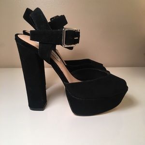 Steve Madden Peep Toe Platform Heels (Size 7)
